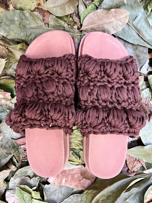 papete em crochê na rua, na chuva, na fazenda | café