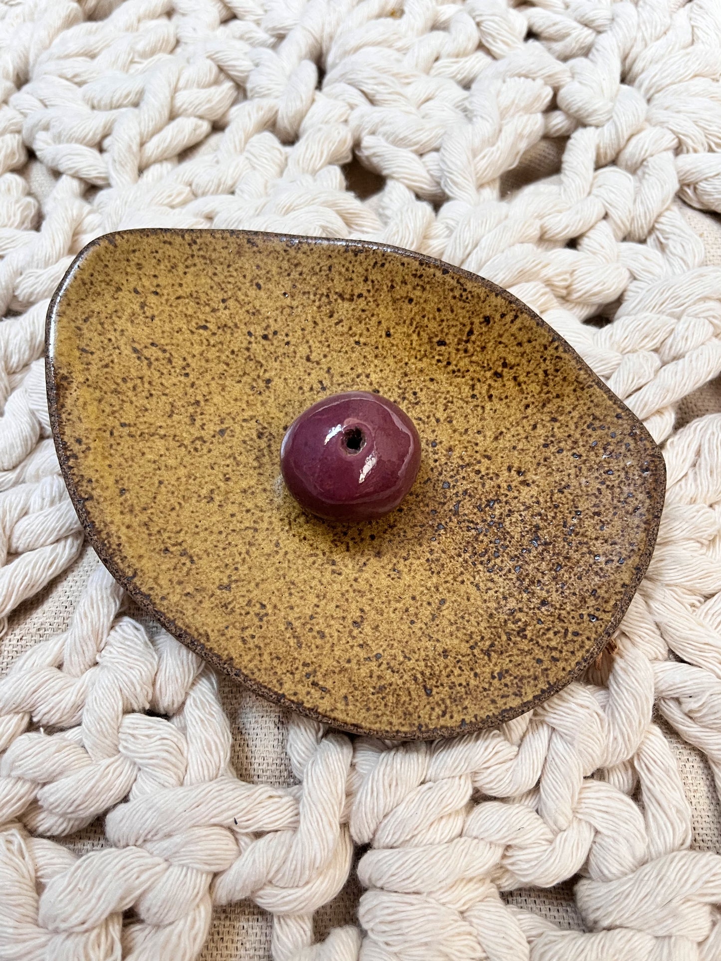 incense burner, drop in the sea, mustard