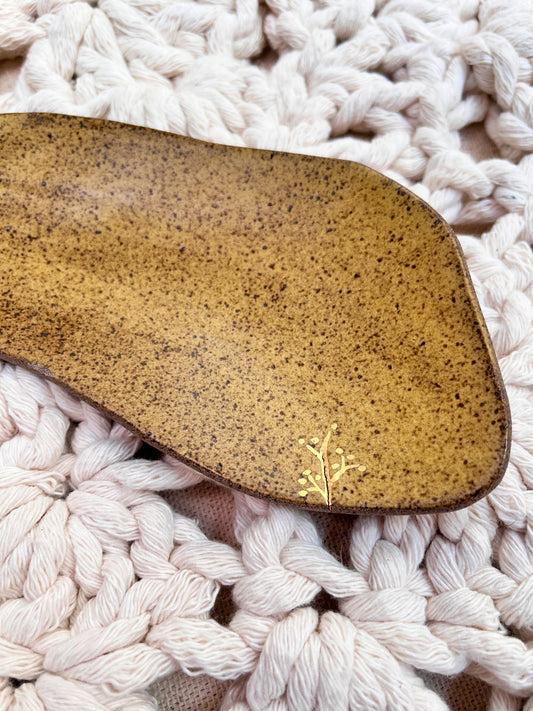 coleção cicatrizes | incensário flor de mostarda