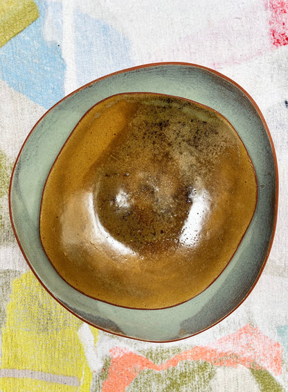 duo of shallow plates for coffee with milk