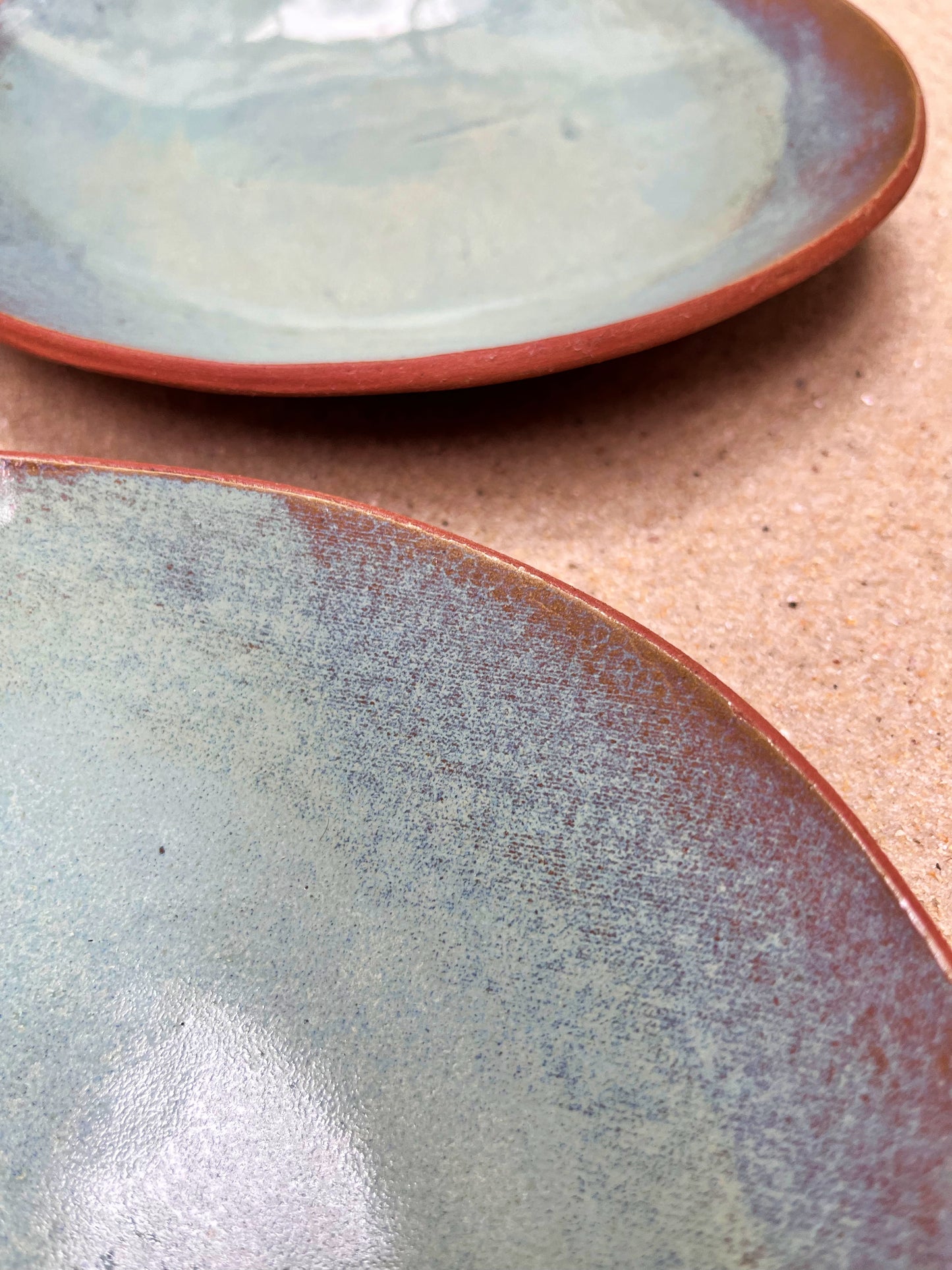 Horizon duo of shallow plates