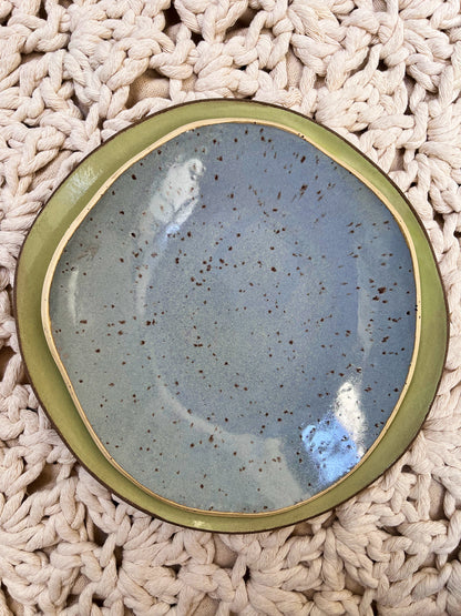 shallow plate, chocolate fudge sky