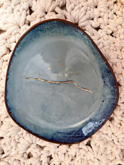 Scars collection | Serving plate, flight in a summer sky