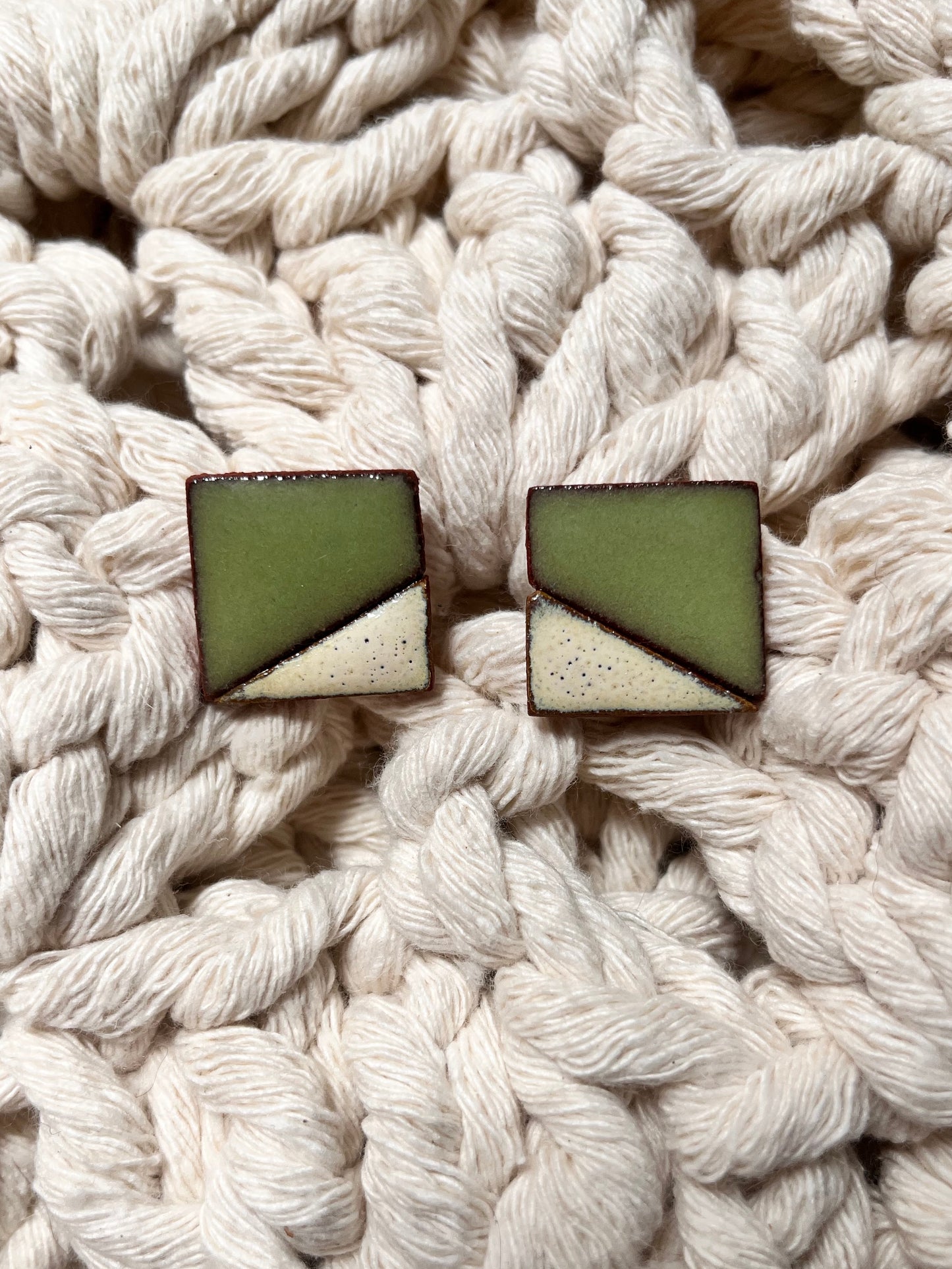 silver earring, yay, here she comes!