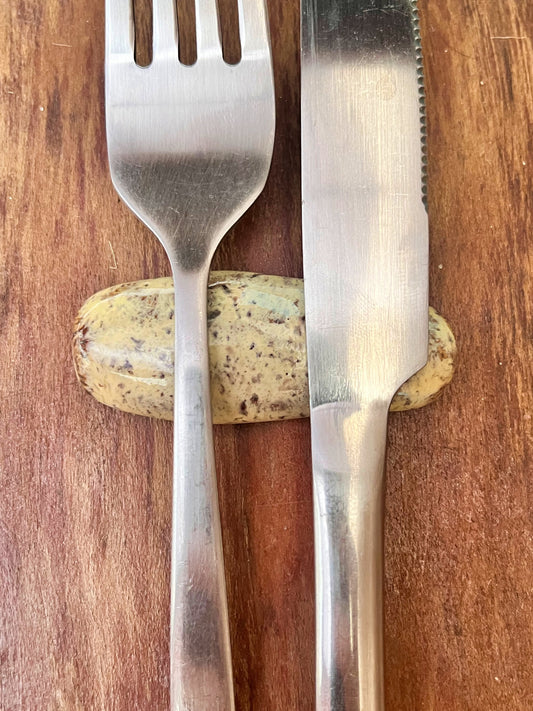 Cloud-shaped cutlery rest duo