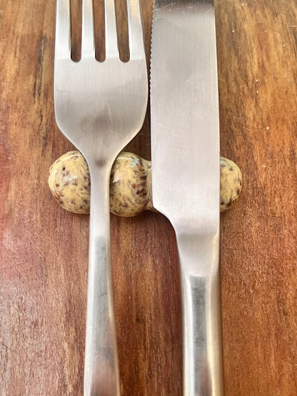 Cloud-shaped polka dot cutlery rest duo